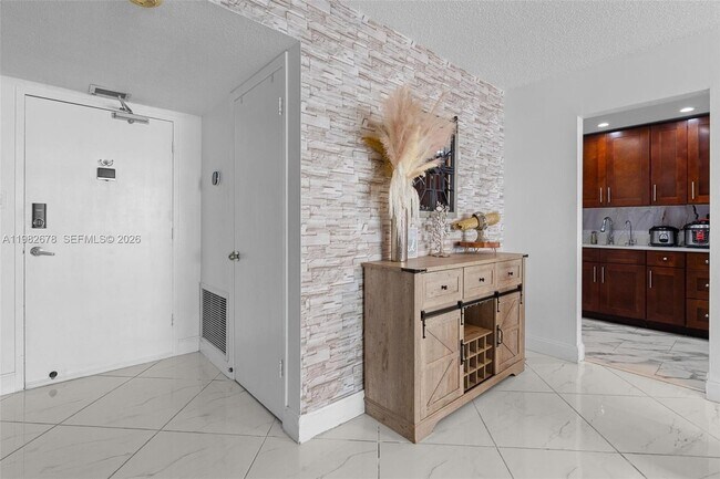 Building Photo - 18071 Biscayne Blvd