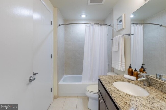 Building Photo - 2201 2nd St NW