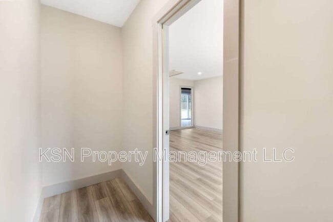 Building Photo - 106 Laurel Oaks