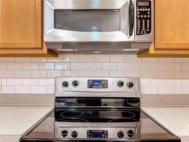 Building Photo - 2586 Grand Central Pkwy