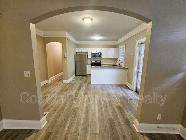 Building Photo - 209 S Westland Ave
