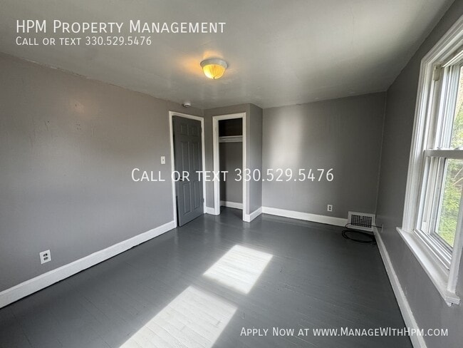 Building Photo - 1613 Spring Ave NE