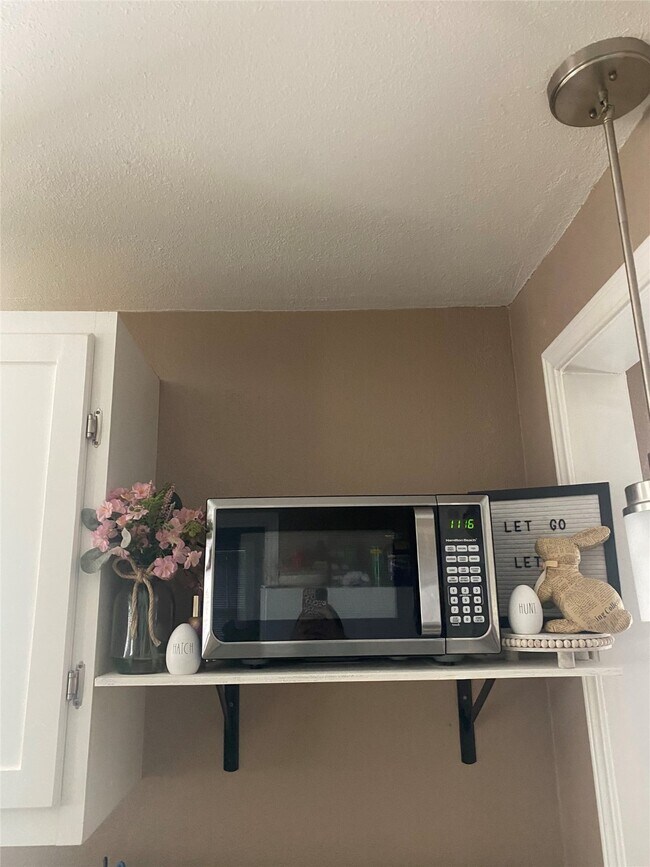 Building Photo - 12409 Dumas St