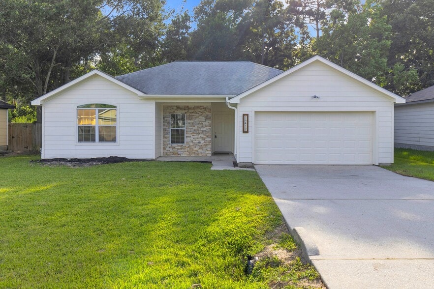 Building Photo - 16413 Danika Oak