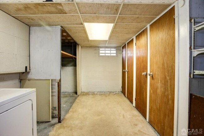 Building Photo - 19 Karen Pl