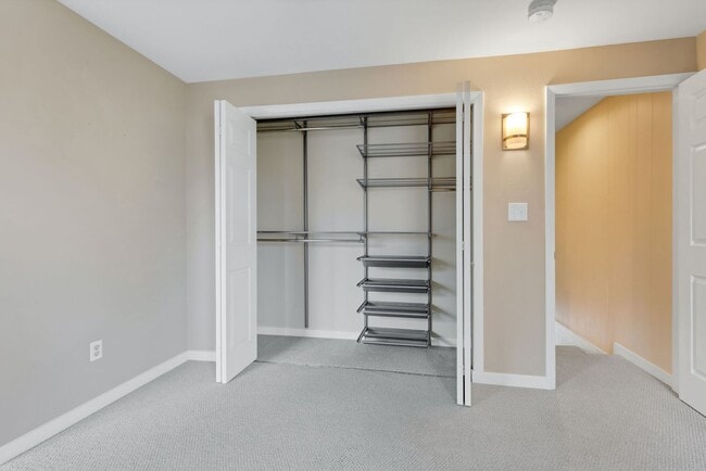 Building Photo - Available NOW! 3 Bedroom 2 Bath Beautiful Home in BOULDER!