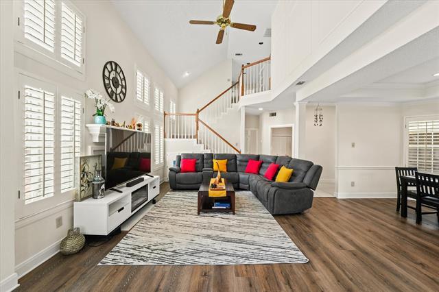 Building Photo - 9420 Blue Jay Way