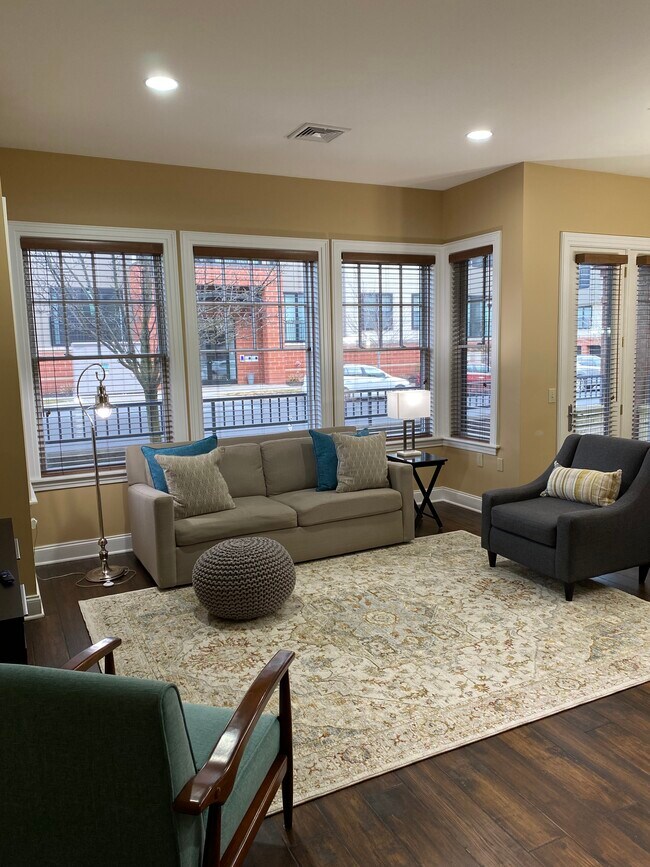 Building Photo - 30 Whistler Ct