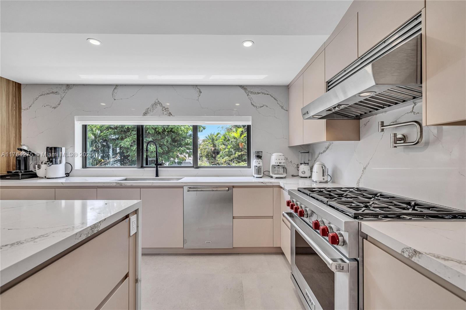 Building Photo - 1351 S Venetian Way
