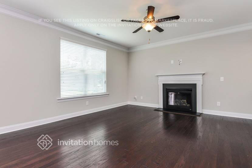 Building Photo - 907 Middle Ground Ave