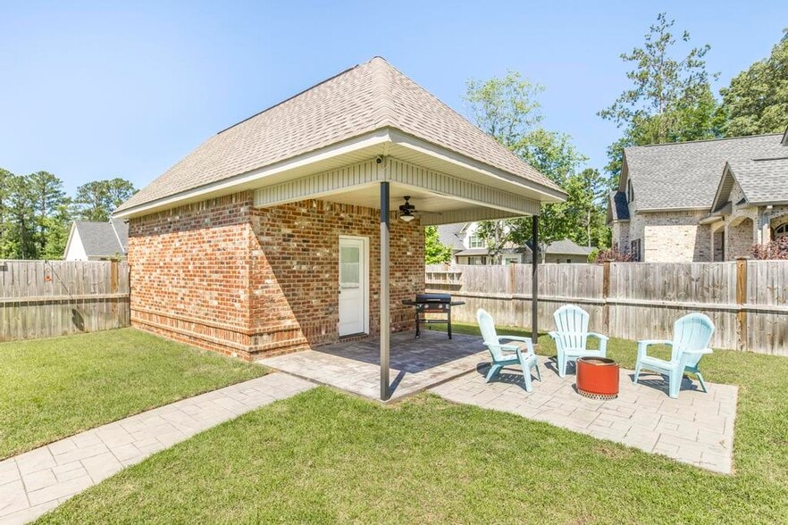 Building Photo - 305 Pine Trace Ln