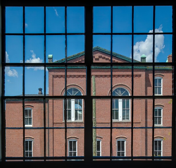 Building Photo - 2201 E Main St