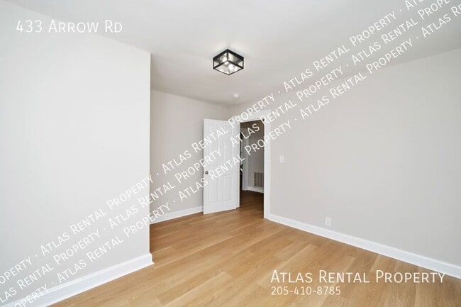 Building Photo - 433 Arrow Rd