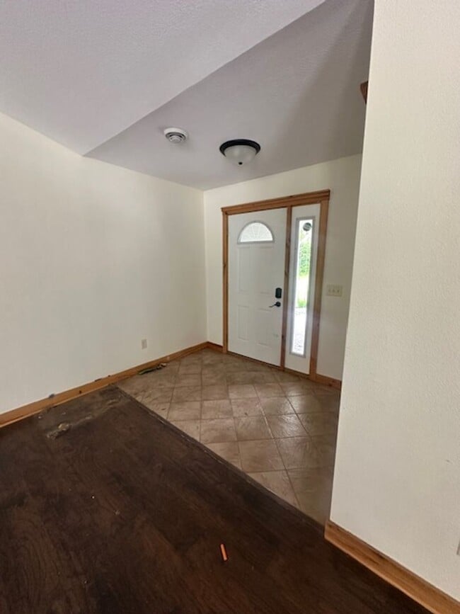 Building Photo - 4 Bed, 2 bath Single Family Home - Pillager