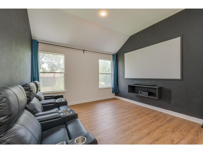 Building Photo - 200 Middle Creek Dr