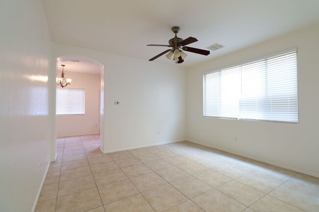 Building Photo - Great Location! 3Bed 2Bath House
