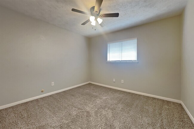 Building Photo - 3815 Marywood Dr