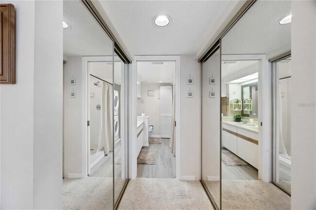 Building Photo - 433 Cerromar Ln