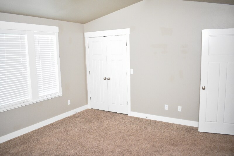Building Photo - 466 E 2170 N