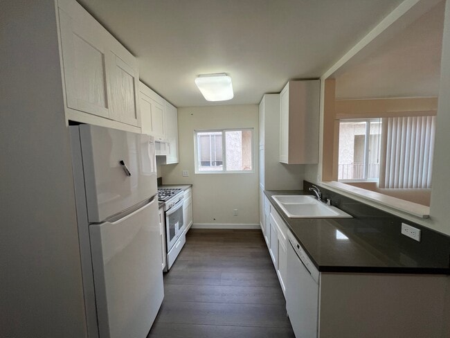 Building Photo - 4062 Inglewood Blvd