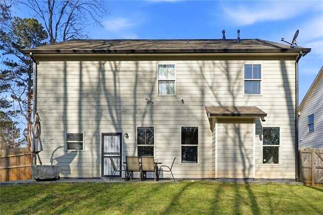 Building Photo - 268 Oak Rd SW
