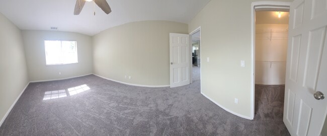 Building Photo - 47 Garden View Ter