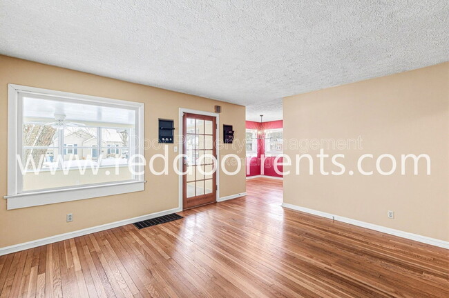 Building Photo - 6115 Indianola Ave