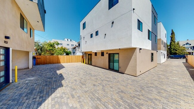 Building Photo - 1433 Westmoreland Ave