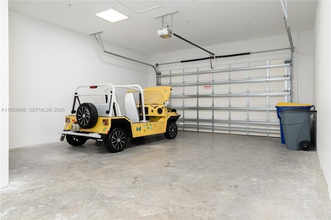 Building Photo - 11261 SE Blair Ln