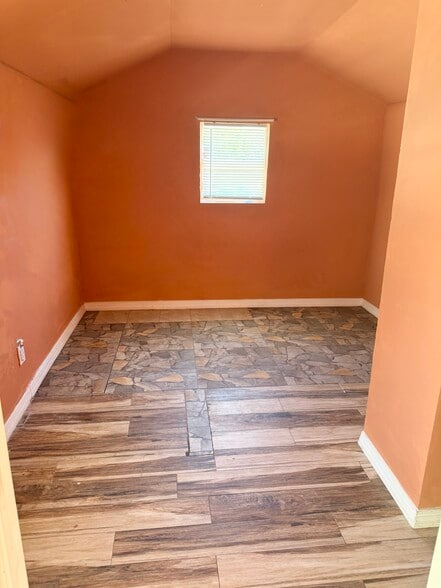 Bedroom - 331 NE 26th Ct