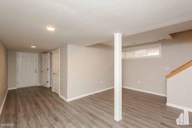 Building Photo - 3 br, 3 bath Condo - 845 W Lawrence Ave