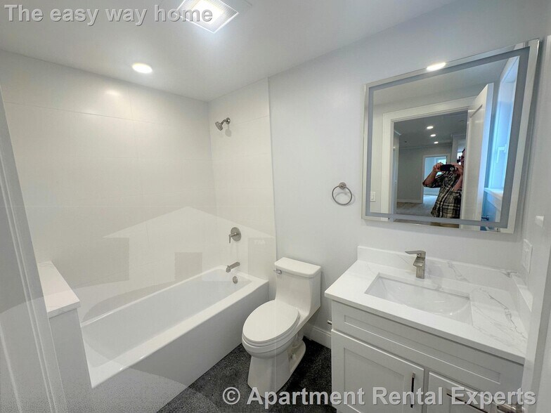 Building Photo - 37 Gore St