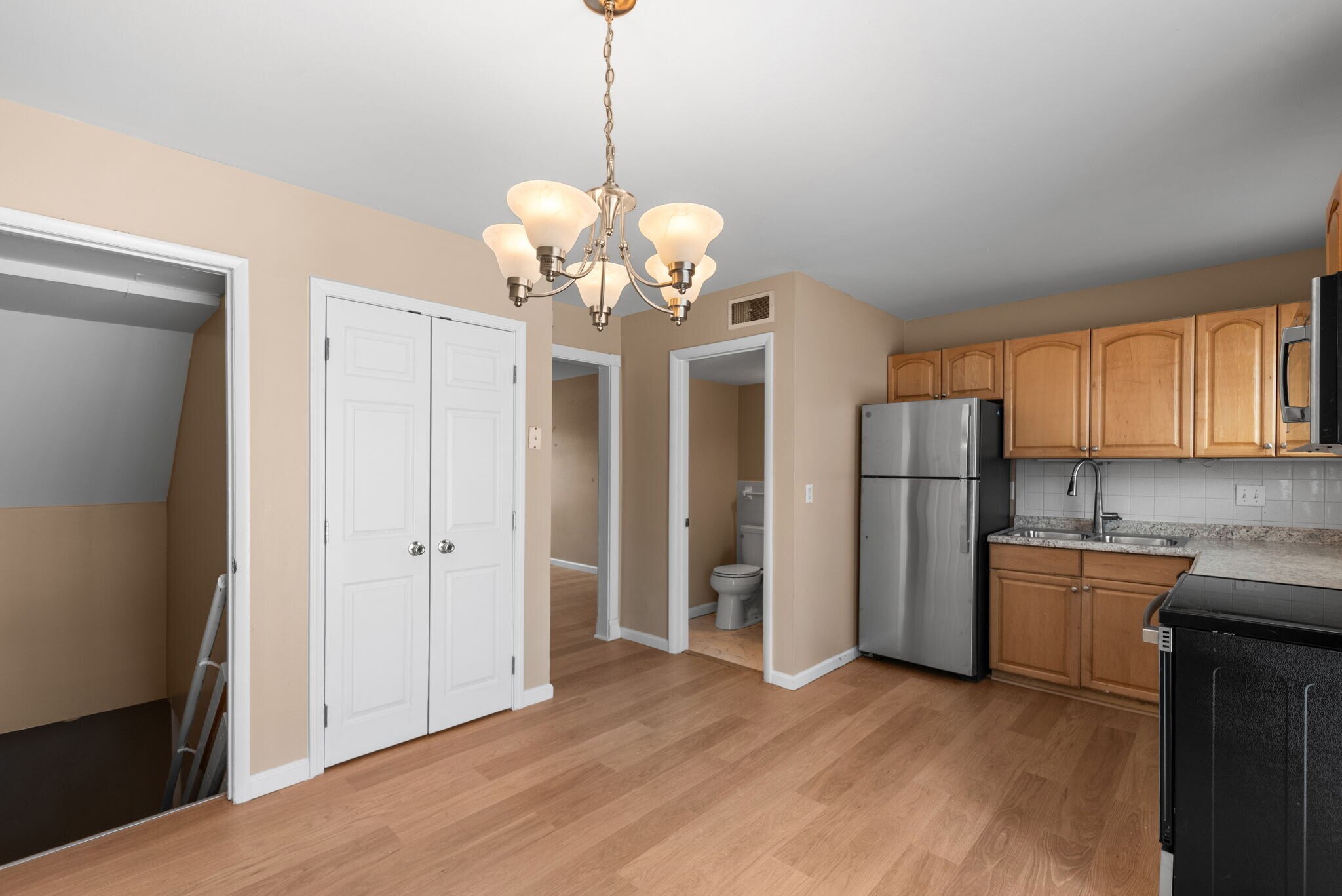 Building Photo - 445 Olian Dr