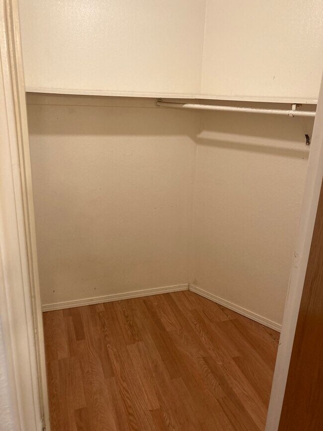 Building Photo - 975 Murrieta Blvd