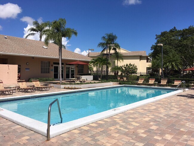 Building Photo - 641 Cypress Lake Blvd