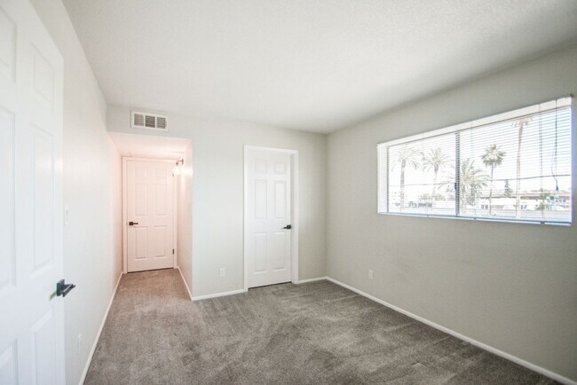 Building Photo - Spacious Villa for rent in Phoenix!