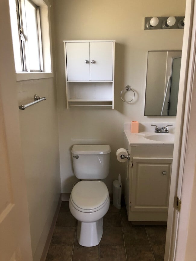 Building Photo - Lovely 3 bedroom/2 bathroom home in East Davis -$500 OFF FIRST MONTH'S RENT!!!