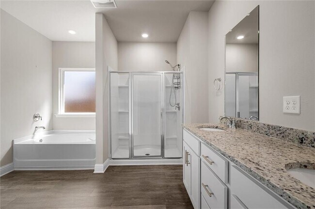 Building Photo - 10528 Redland St N