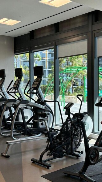 Building Photo - 68 SE 6th St