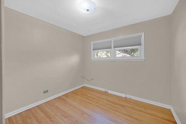 Building Photo - 1417 E Euclid Ave