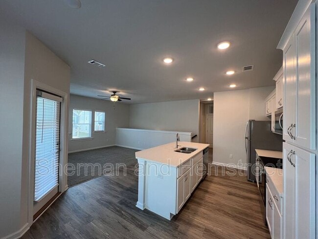 Building Photo - 5005 Mimosa Dr