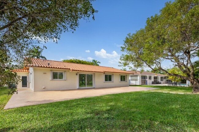 Building Photo - 2045 SW 125th Ct