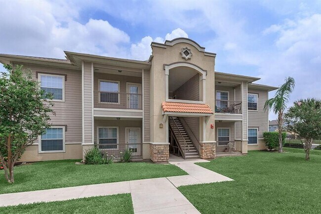 Building Photo - 900 N 26th St
