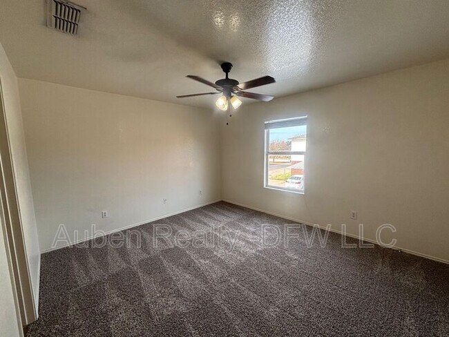 Building Photo - 300 S Magnolia St