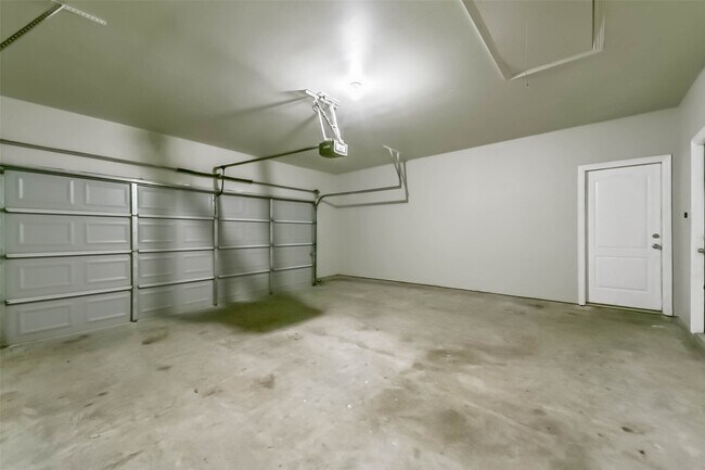 Building Photo - 21617 Horseshoe Dr