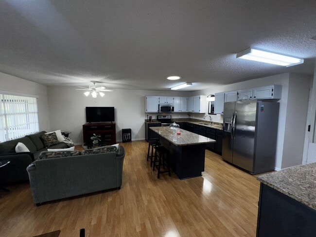 Building Photo - Active 55+ Living in On Top of the World – 2BR/2BA Villa with Resort-Style Amenities!