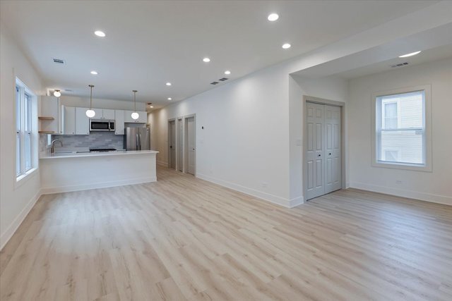 Building Photo - 1808 N Karlov Ave