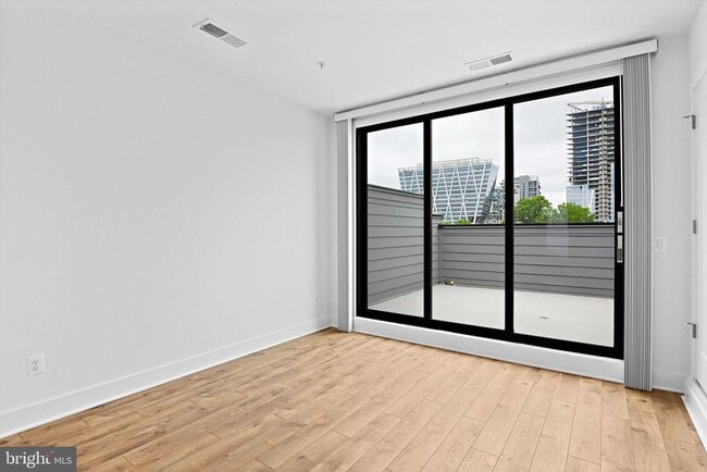 Building Photo - 11224 Bunsen St