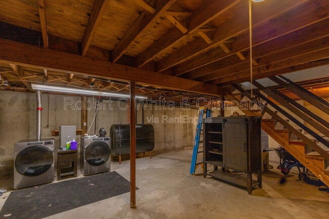 Building Photo - 190 S Windham Rd