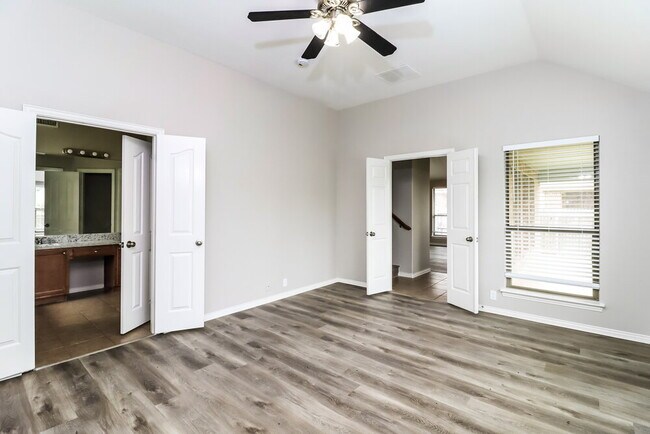 Building Photo - 540 Kerry St